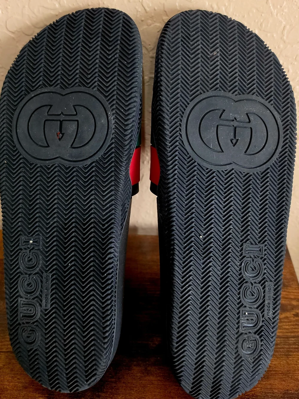Authentic Gucci Men's Black Slide with Red and Green Stripe